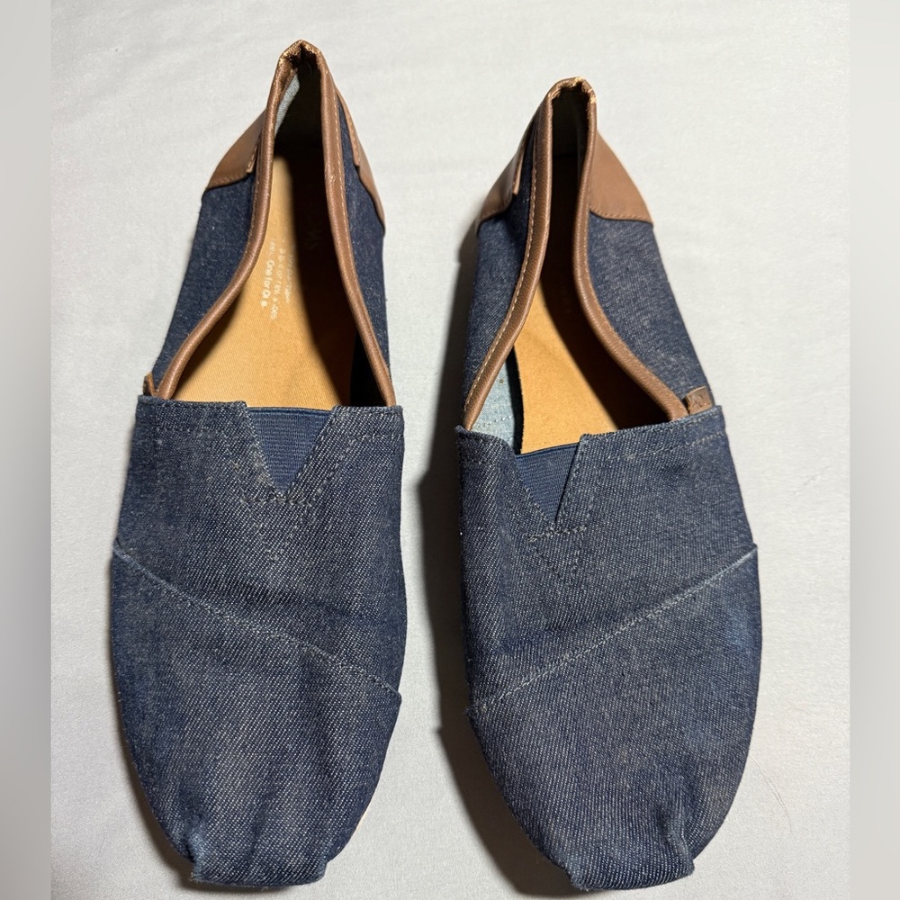 Toms casual shoe
